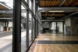 Entrepôt logistique vs local d'activité : les différences clés